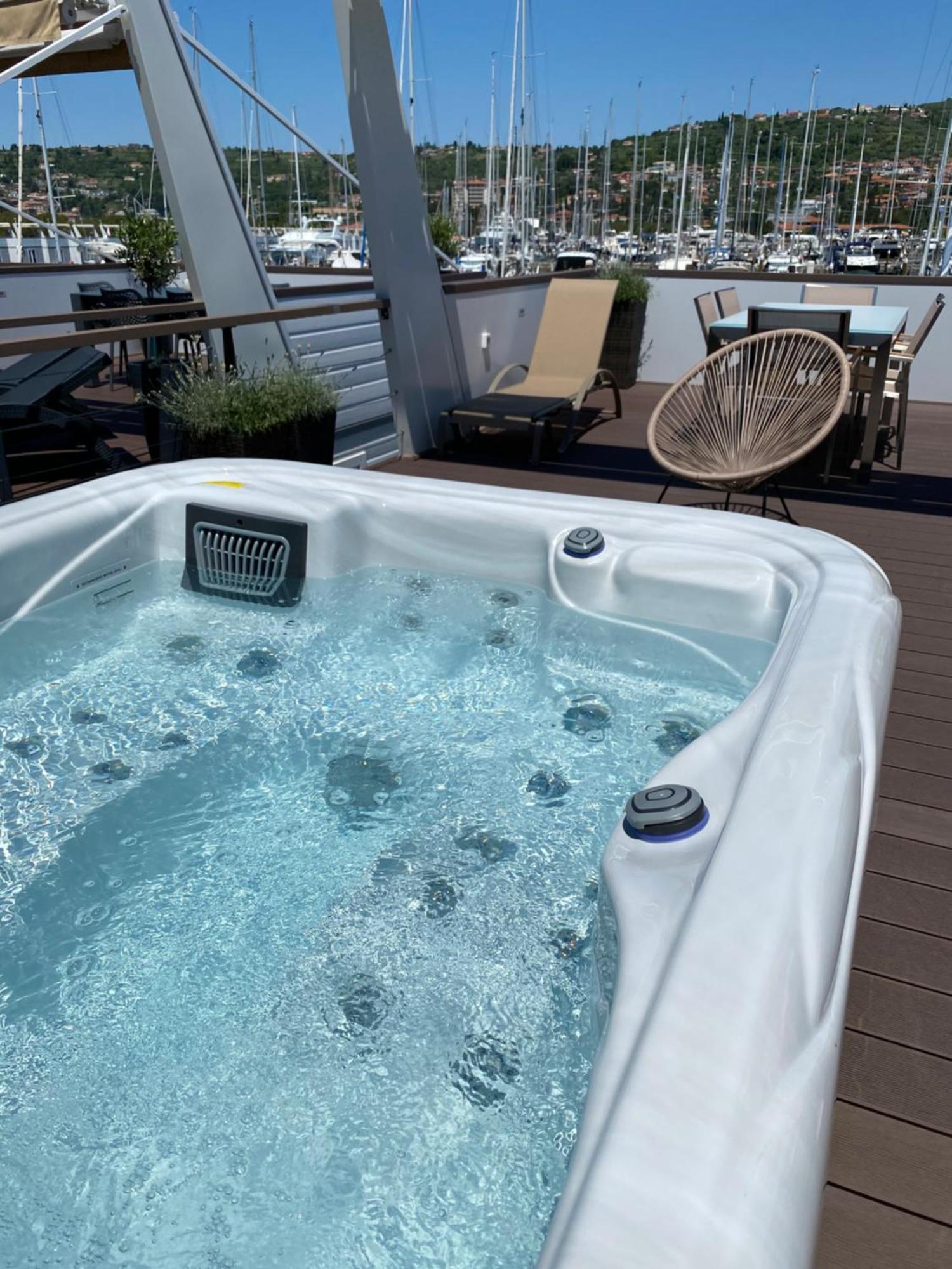 Вилла Floating House Blue Moon Порторож Номер фото