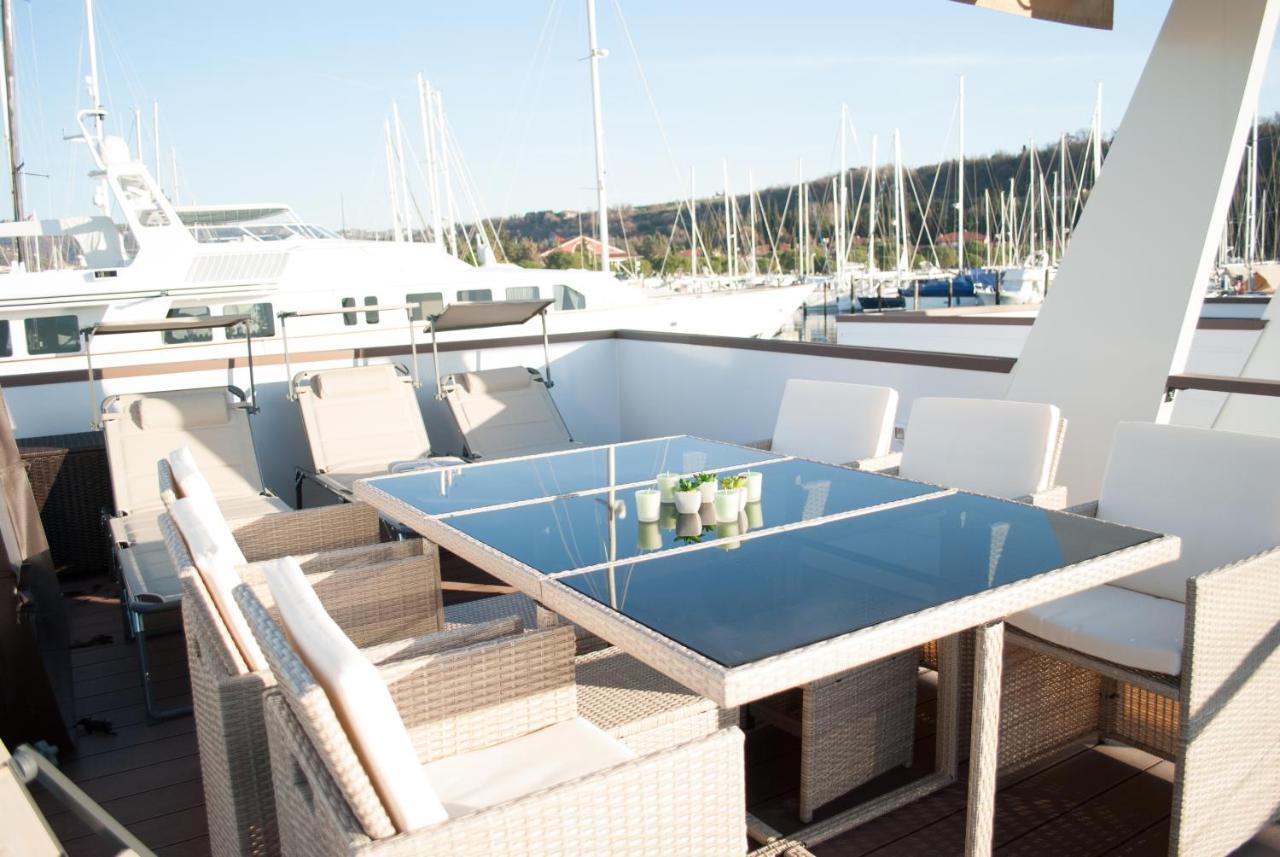 Вилла Floating House Blue Moon Порторож Экстерьер фото